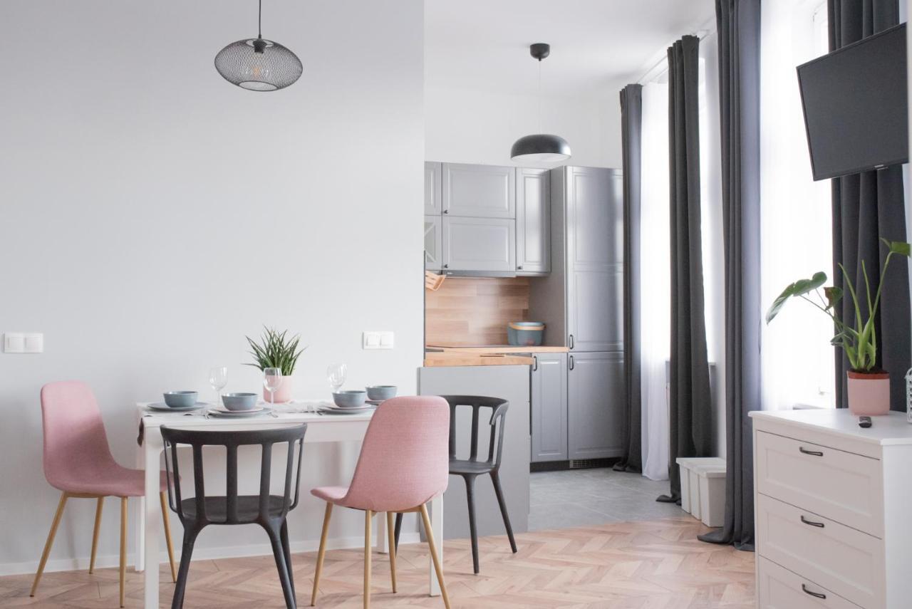 Апартаменты Apartament Magia Miasta Еленя-Гура Экстерьер фото